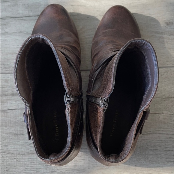 BareTraps ROMA bootie, size 10 - Picture 4 of 9